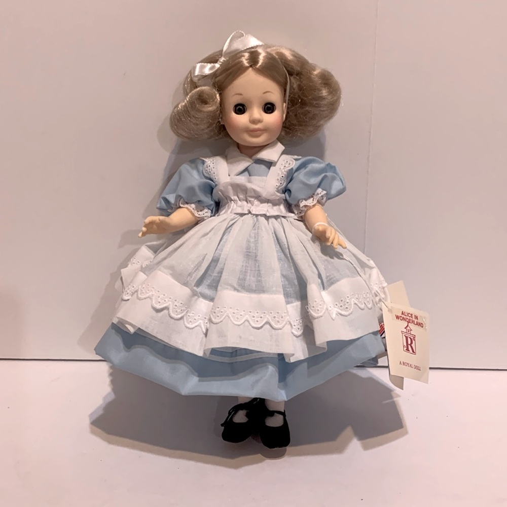 Rare Alice in Wonderland A Royal Masterpiece